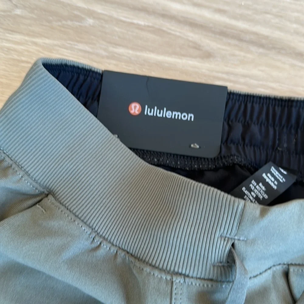 Lululemon athletica ABC Jogger color army green men’s size xs s L XL
